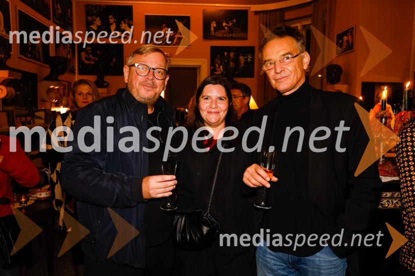  ... ;  Teja Pelko, novinarka, Svet24;   Igor  Samobor, igralec, ravnatelj SNG Drama LjubljanaEmigranta, premiera