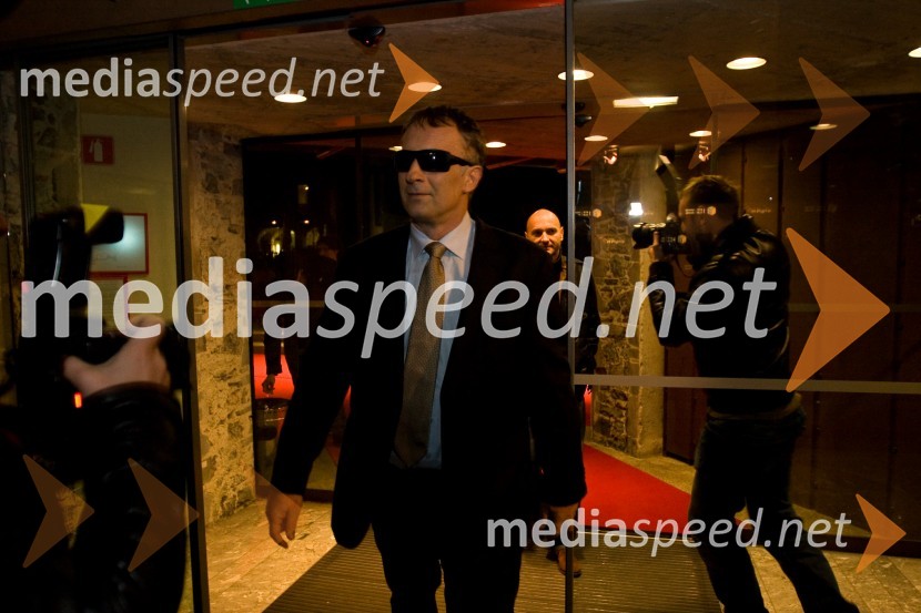 Jonas Žnidaršič, v nadaljevanki igra dr. VasjoStrasti, premiera nove nadaljevanke