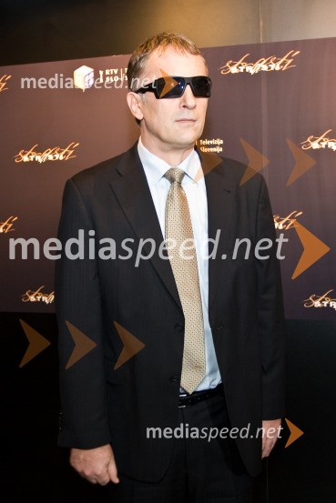 Jonas Žnidaršič, v nadaljevanki igra dr. VasjoStrasti, premiera nove nadaljevanke