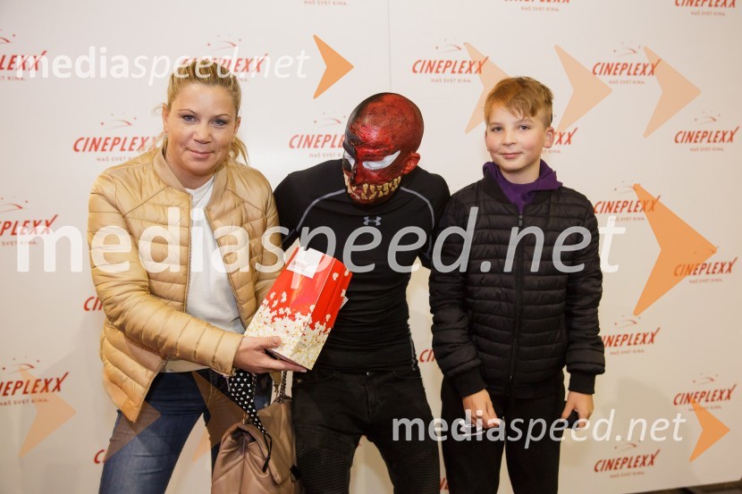  ... ;  Filip Kržišnik, F&B AcrobaticsPremiera filma Venom 2, v Cineplexx Kranj