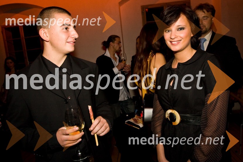 ... in Ajda Smrekar, igralka v nadaljevanki StrastiStrasti, premiera nove nadaljevanke