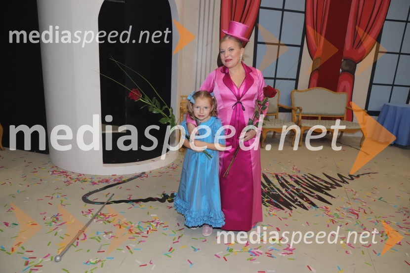  Maria  Ivanova Čavužić;  Petya Ivanova, operna solistkaHči polka, premiera komične opere SNG Maribor