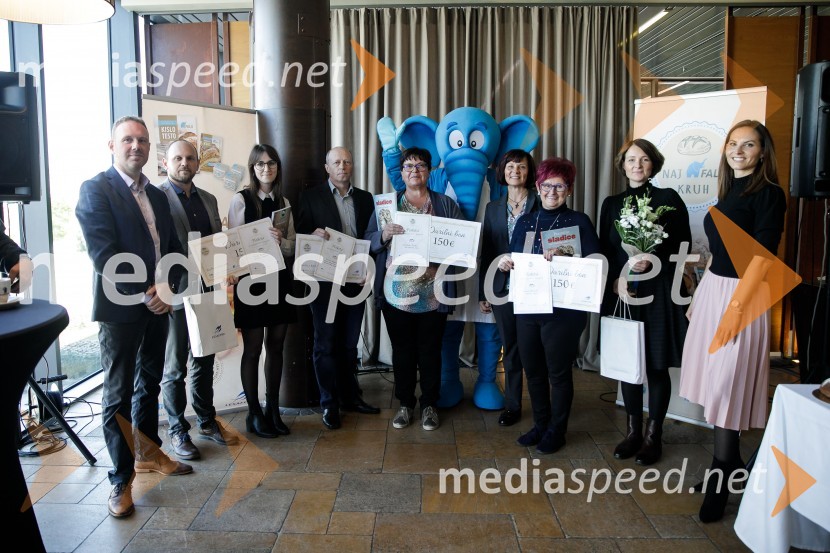  ... ;  ... ;  Maja Kumar;  ... ;  Antonija  Plešec;  ... ;  Marija  Špitaler;  ... ;  ... Naj Fala kruh 2021