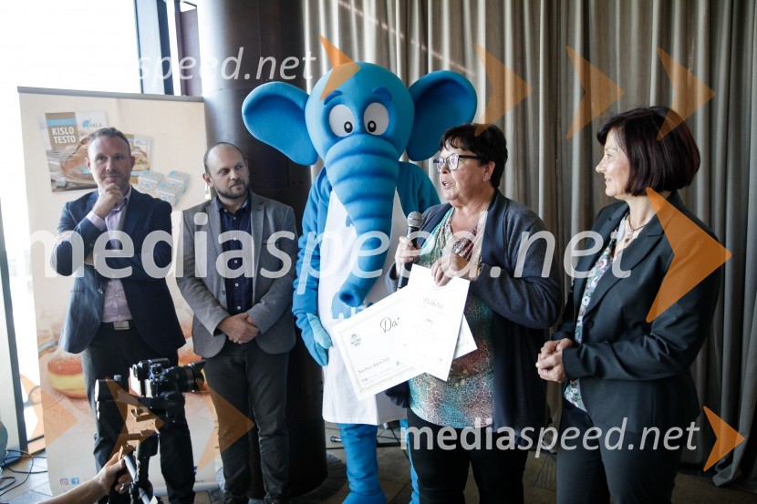  ... ;  ... ;  Antonija  Plešec;  ... Naj Fala kruh 2021