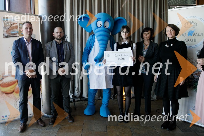  ... ;  ... ;  Maja Kumar;  ... ;  ... Naj Fala kruh 2021