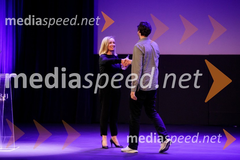  Nataša Bučar, direktorica, Slovenski filmski center;  Darko Sinko, režiserSlavnostna podelitev nagrad Festivala slovenskega filma