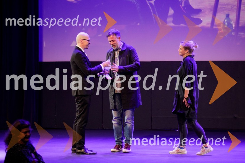  Matej Knep, vodja Urada za družbene dejavnosti Občine Piran;  Vlado Bulajić, filmski producent;  Lija Pogačnik, producentkaSlavnostna podelitev nagrad Festivala slovenskega filma