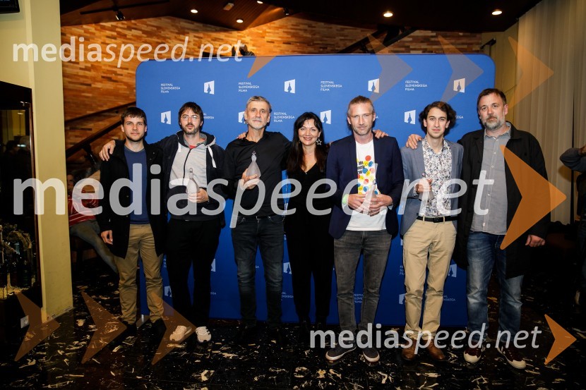 ... ;  Darko Sinko, režiser;  Radoš Bolčina, igralec;  ... ;  Dejan Spasić, igralec;  Matija Krečič, violinist in skadatelj;  Vlado Bulajić, filmski producentSlavnostna podelitev nagrad Festivala slovenskega filma