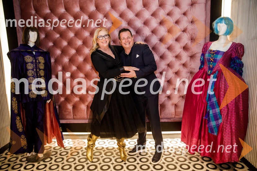  Urška Alič, ustanoviteljica in direktorica Špas teatra;  Rado Mulej, igralecMala Terasa, koncertna komedija Špas teatra