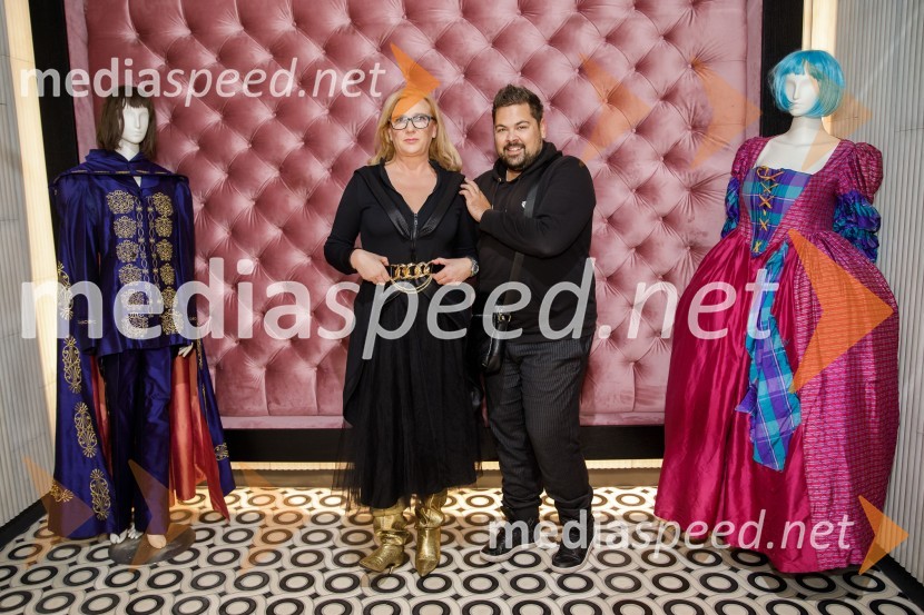  Urška Alič, ustanoviteljica in direktorica Špas teatra;  Nejc Simšič, novinarMala Terasa, koncertna komedija Špas teatra