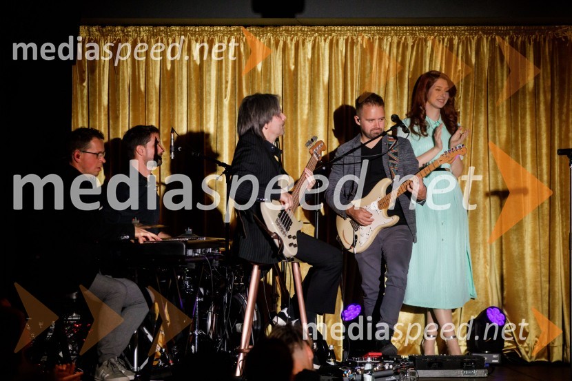  Tomi Purič;  Eva Boto, pevkaMala Terasa, koncertna komedija Špas teatra