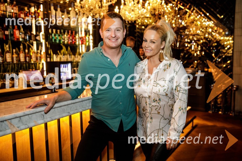  Aleš Prestor, idejni vodja, Nebo show restaurant;  Špela Grošelj, pevkaMala Terasa, koncertna komedija Špas teatra