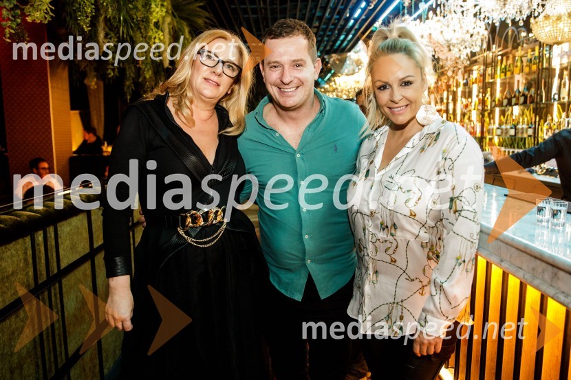  Urška Alič, ustanoviteljica in direktorica Špas teatra;  Aleš Prestor, idejni vodja, Nebo show restaurant;  Špela Grošelj, pevkaMala Terasa, koncertna komedija Špas teatra