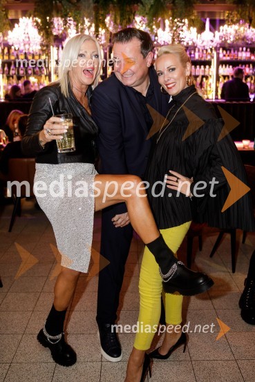  ... ;  Rado Mulej, igralec;  Pia Pustovrh, voditeljicaMala Terasa, koncertna komedija Špas teatra