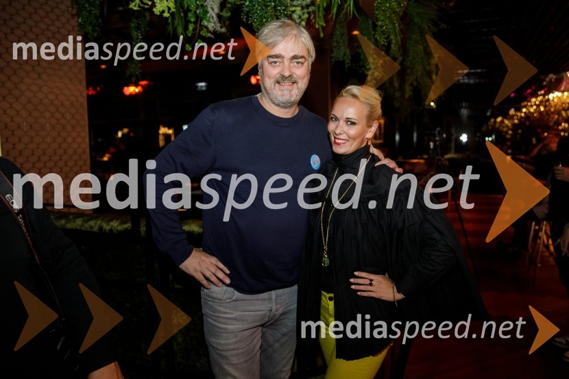  Marko Miladinović, direktor podjetja Armada, televizijski voditelj, igralec;  Pia Pustovrh, voditeljicaMala Terasa, koncertna komedija Špas teatra