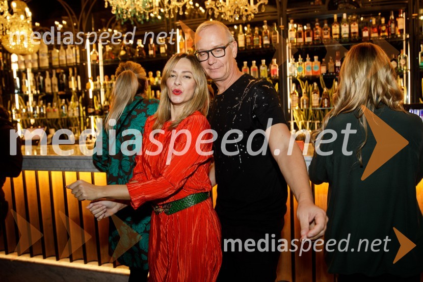  Gorka Berden, igralka;  Uroš Smolej, igralecMala Terasa, koncertna komedija Špas teatra