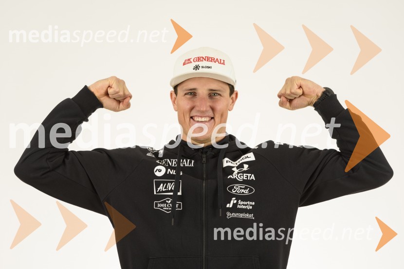  Štefan Hadalin, smučarPredstavitev reprezentanc Slovenske smučarske zveze, sezone 2021/22