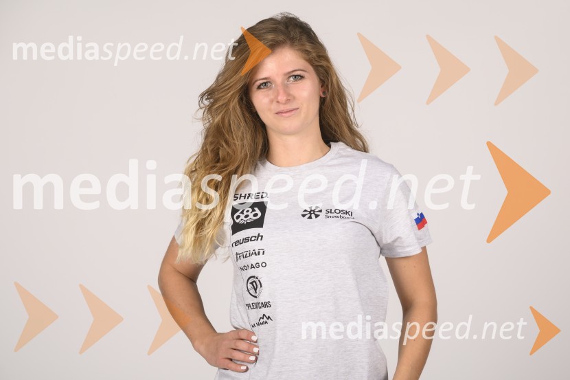  Sara Goltes, deskarka na sneguPredstavitev reprezentanc Slovenske smučarske zveze, sezone 2021/22