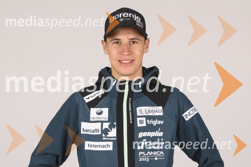  Tilen Bartol, smučarski skakalecPredstavitev reprezentanc Slovenske smučarske zveze, sezone 2021/22