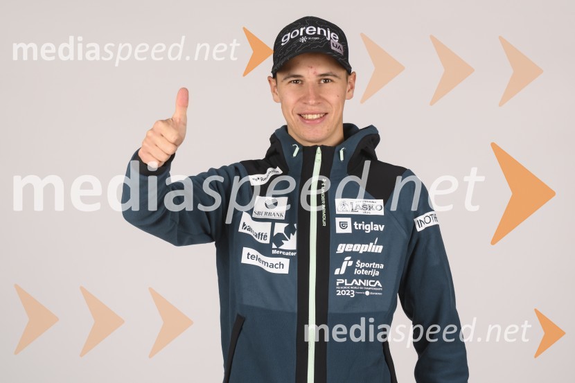  Tilen Bartol, smučarski skakalecPredstavitev reprezentanc Slovenske smučarske zveze, sezone 2021/22