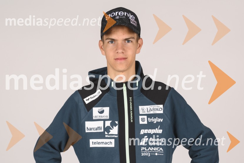  Žak Mogel, smučarski skakalecPredstavitev reprezentanc Slovenske smučarske zveze, sezone 2021/22