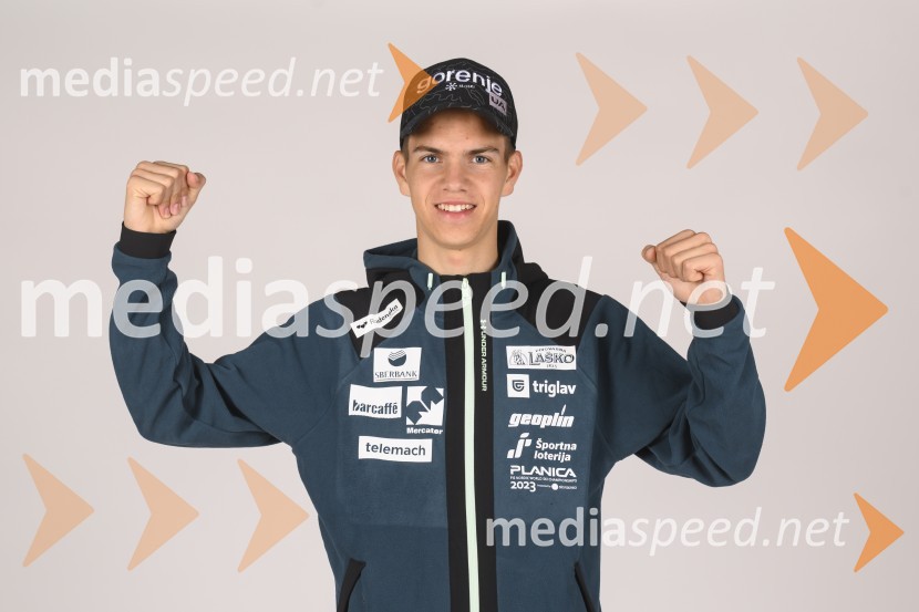  Žak Mogel, smučarski skakalecPredstavitev reprezentanc Slovenske smučarske zveze, sezone 2021/22