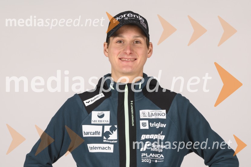  Domen Prevc, smučarski skakalecPredstavitev reprezentanc Slovenske smučarske zveze, sezone 2021/22