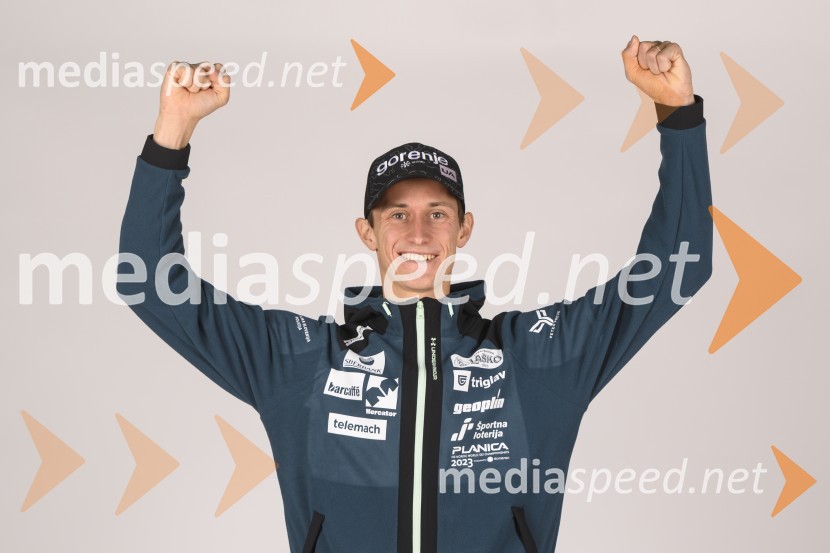  Peter  Prevc, smučarski skakalecPredstavitev reprezentanc Slovenske smučarske zveze, sezone 2021/22