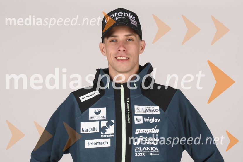  Anže Semenič, smučarski skakalecPredstavitev reprezentanc Slovenske smučarske zveze, sezone 2021/22