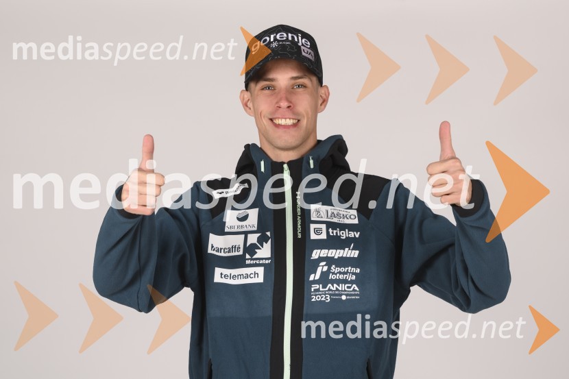  Anže Semenič, smučarski skakalecPredstavitev reprezentanc Slovenske smučarske zveze, sezone 2021/22