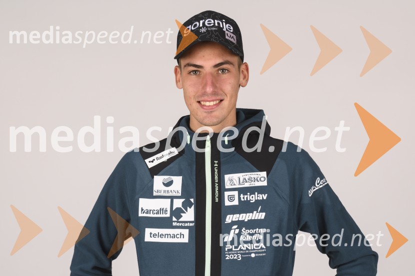  Timi Zajc, smučarski skakalecPredstavitev reprezentanc Slovenske smučarske zveze, sezone 2021/22