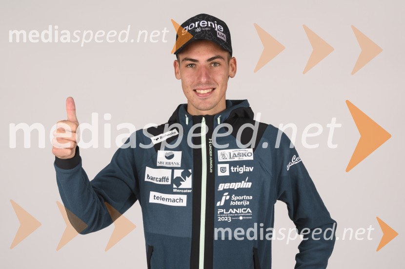  Timi Zajc, smučarski skakalecPredstavitev reprezentanc Slovenske smučarske zveze, sezone 2021/22