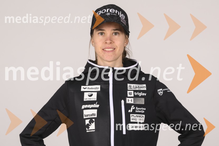  Urška Bogataj, smučarska skakalkaPredstavitev reprezentanc Slovenske smučarske zveze, sezone 2021/22