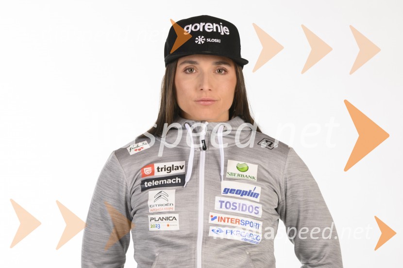  Eva Urevc, smučarska tekačicaPredstavitev reprezentanc Slovenske smučarske zveze, sezone 2021/22
