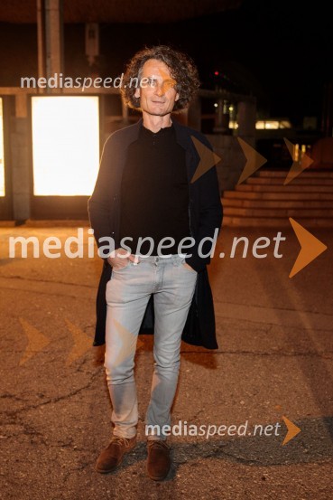 Jerebika, štrudelj, ples pa še kaj, premiera, Slovensko mladinsko gledališče