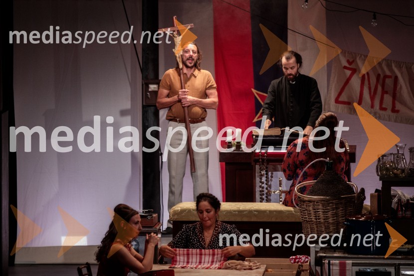  Matej Recer, igralec;  Blaž Šef, igralecJerebika, štrudelj, ples pa še kaj, premiera, Slovensko mladinsko gledališče