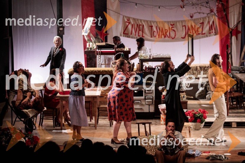 Jerebika, štrudelj, ples pa še kaj, premiera, Slovensko mladinsko gledališče