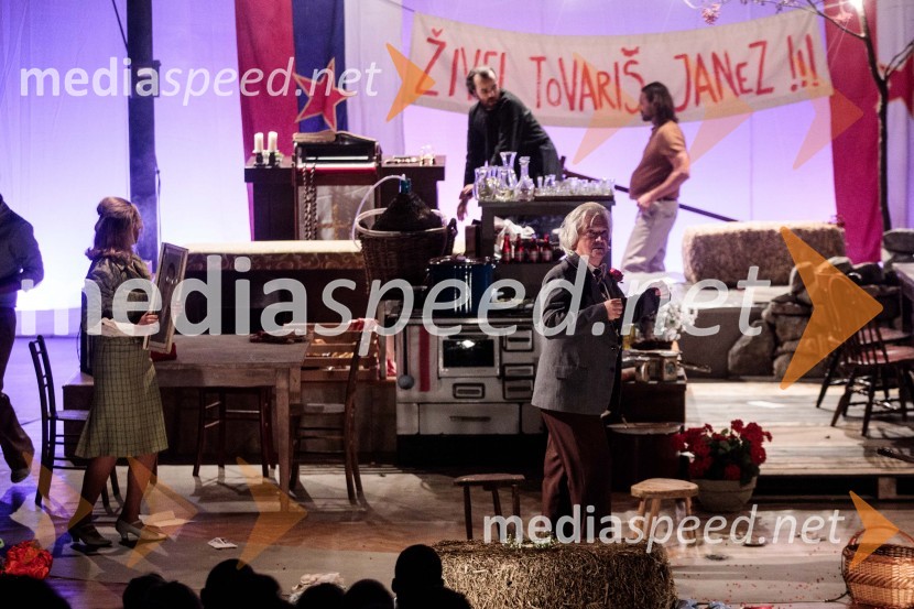  Iztok Mlakar, igralecJerebika, štrudelj, ples pa še kaj, premiera, Slovensko mladinsko gledališče