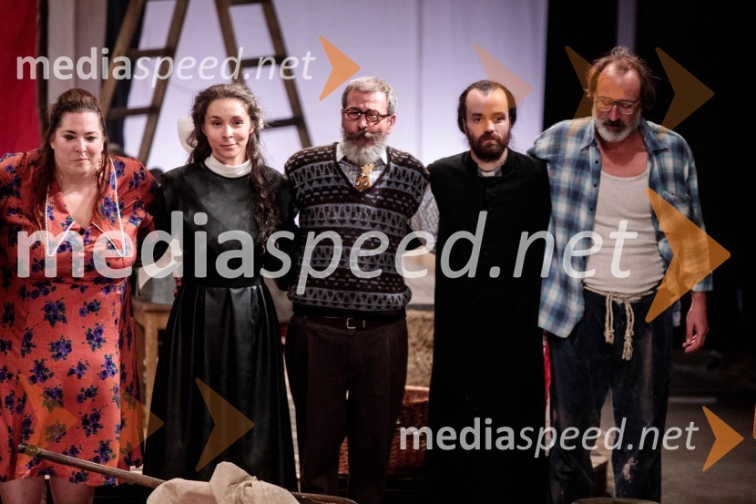  Ana Facchini, igralka;  Nataša Keser, igralka;  Željko Hrs, igralec;  Blaž Šef, igralec;  Blaž Valič, igralecJerebika, štrudelj, ples pa še kaj, premiera, Slovensko mladinsko gledališče