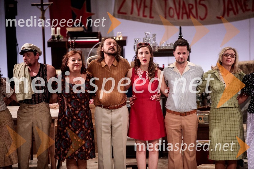  Primož Bezjak, igralec;  Damjana Černe, igralka;  Matej Recer, igralec;  Patrizia  Jurinčič Finžgar, igralka;  Andrej Zalesjak, igralec;  Helena Peršuh, igralkaJerebika, štrudelj, ples pa še kaj, premiera, Slovensko mladinsko gledališče