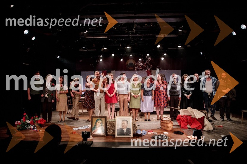  ... ;  Iztok Mlakar, igralec;  Draga Potočnjak, igralka in pisateljica;  Primož Bezjak, igralec;  Damjana Černe, igralka;  Matej Recer, igralec;  Patrizia  Jurinčič Finžgar, igralka;  Andrej Zalesjak, igralec;  Helena Peršuh, igralka;  Marjuta  Slamič, igralka;  Ana Facchini, igralka;  Željko Hrs, igralec;  Nataša Keser, igralka;  Blaž Šef, igralec;  Blaž Valič, igralec;  Jure Novak, režiserJerebika, štrudelj, ples pa še kaj, premiera, Slovensko mladinsko gledališče