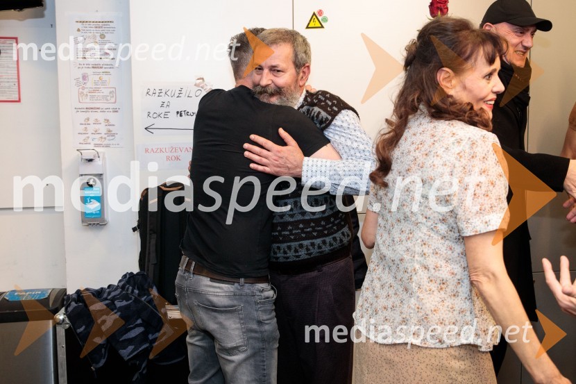  Tibor Mihelič Syed, direktor, Slovensko mladinsko gledališče;  Željko Hrs, igralec;  Draga Potočnjak, igralka in pisateljicaJerebika, štrudelj, ples pa še kaj, premiera, Slovensko mladinsko gledališče