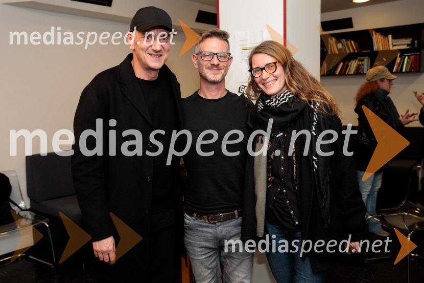  Goran Injac, umetniški vodja, Slovensko mladinsko gledališče;  Tibor Mihelič Syed, direktor, Slovensko mladinsko gledališče;  Urška Brodar, dramaturginja, Slovensko mladinsko gledališčeJerebika, štrudelj, ples pa še kaj, premiera, Slovensko mladinsko gledališče