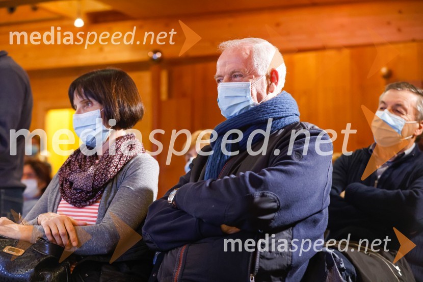  prof. dr. Božidar Jezernik, antropologIskrivo v živo, dr. Dan Podjed in Vesna Milek v skednju Škrabčeve domačije