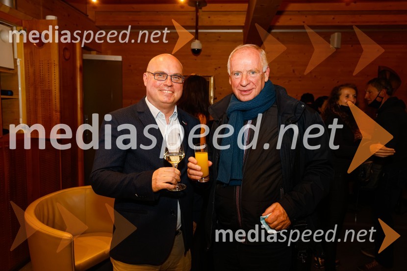  dr. Dan  Podjed, antropolog;  prof. dr. Božidar Jezernik, antropologIskrivo v živo, dr. Dan Podjed in Vesna Milek v skednju Škrabčeve domačije