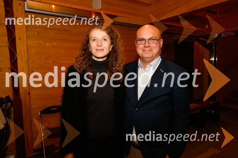  Polona Lovšin, Riko d.o.o.;  dr. Dan  Podjed, antropologIskrivo v živo, dr. Dan Podjed in Vesna Milek v skednju Škrabčeve domačije