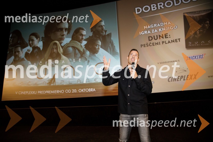  Klemen Bučan, radijski voditelj, stand-up komik, DJPremiera filma Dune: Peščeni planet v Cineplexxu