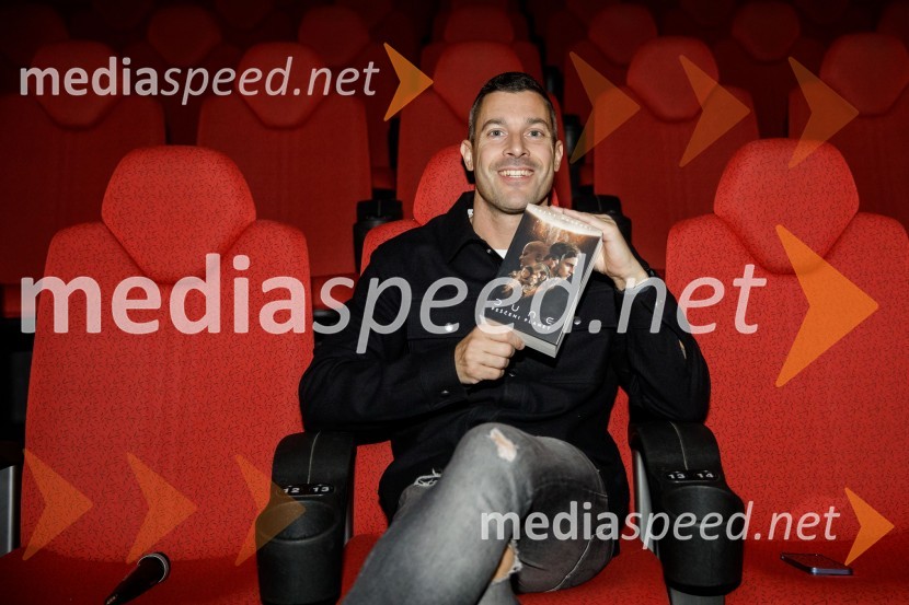  Klemen Bučan, radijski voditelj, stand-up komik, DJPremiera filma Dune: Peščeni planet v Cineplexxu