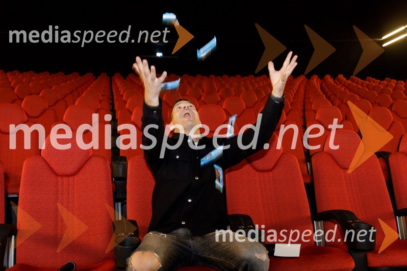  Klemen Bučan, radijski voditelj, stand-up komik, DJPremiera filma Dune: Peščeni planet v Cineplexxu