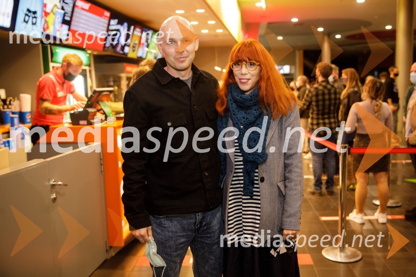  ... ;  Ana Jurc, novinarkaPremiera filma Dune: Peščeni planet v Cineplexxu